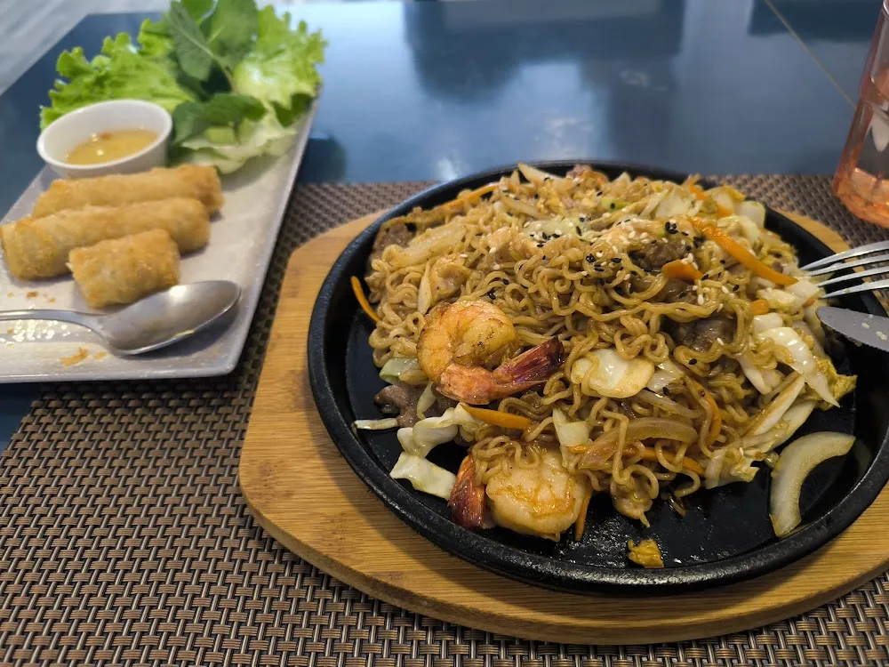 Nouilles Sur Plaque Chauffante Crvettes Ou Boeuf